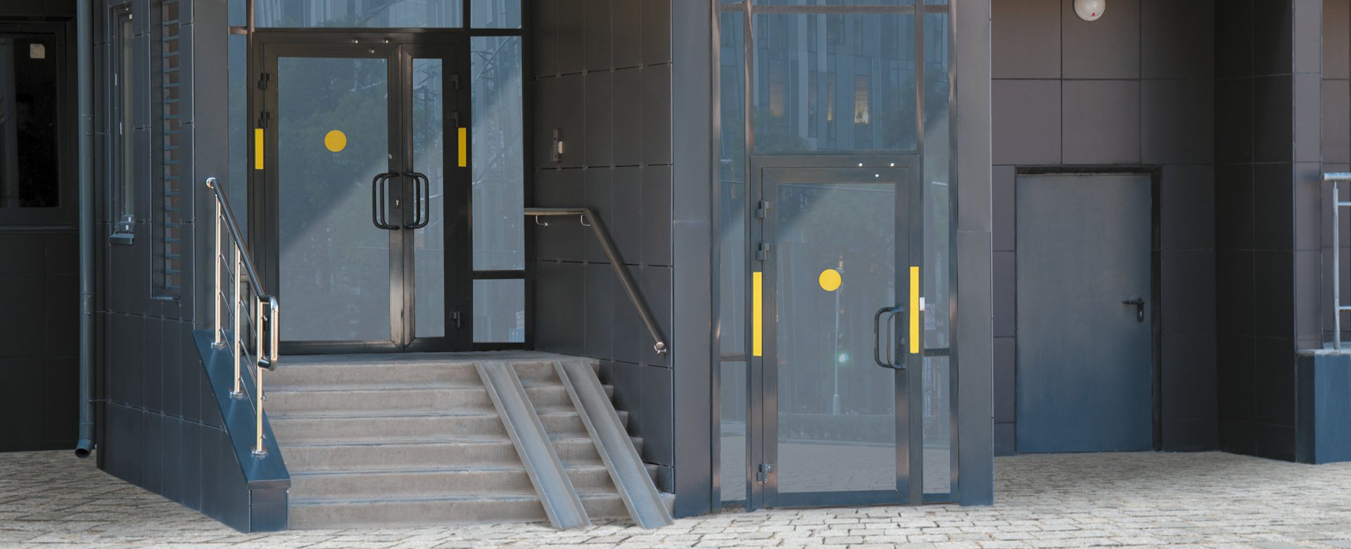 Оконно-дверная система без терморазрыва