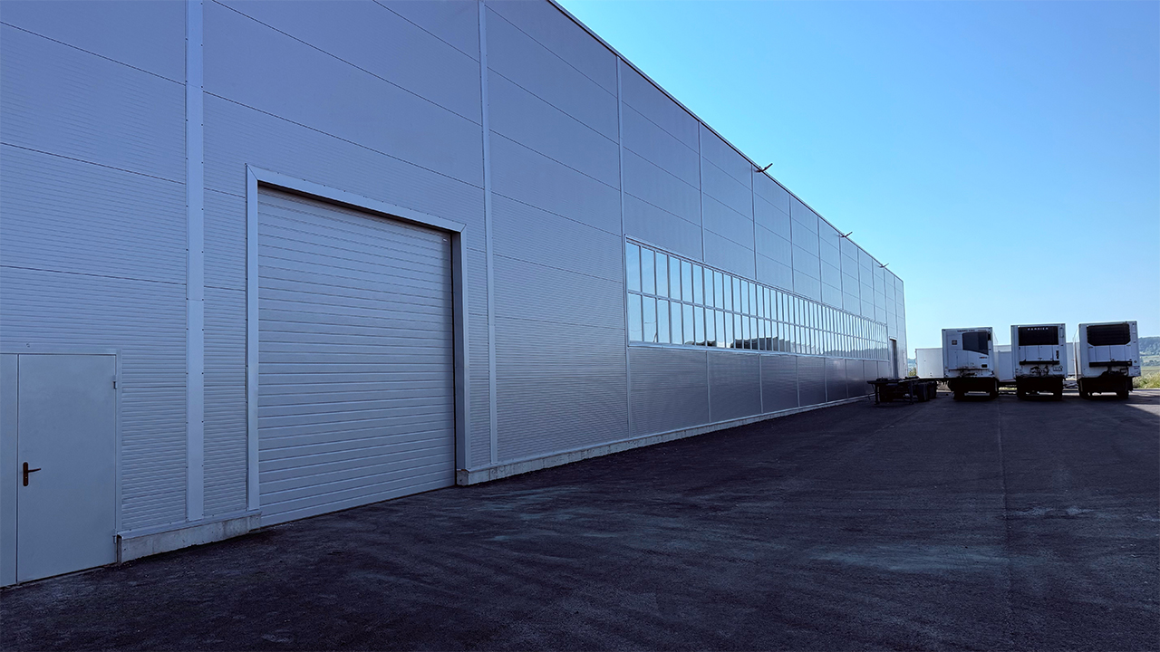 Склад площадью 1 400 кв. м - фото