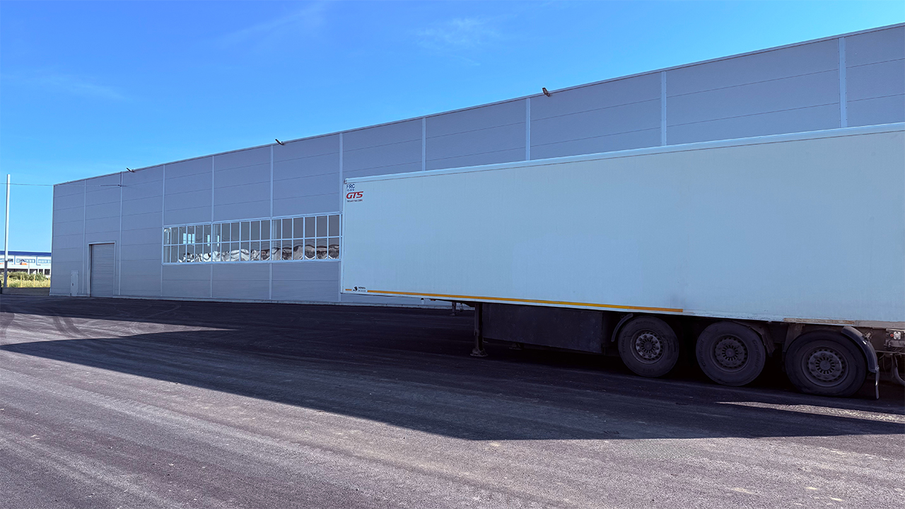 Склад площадью 1 400 кв. м - фото