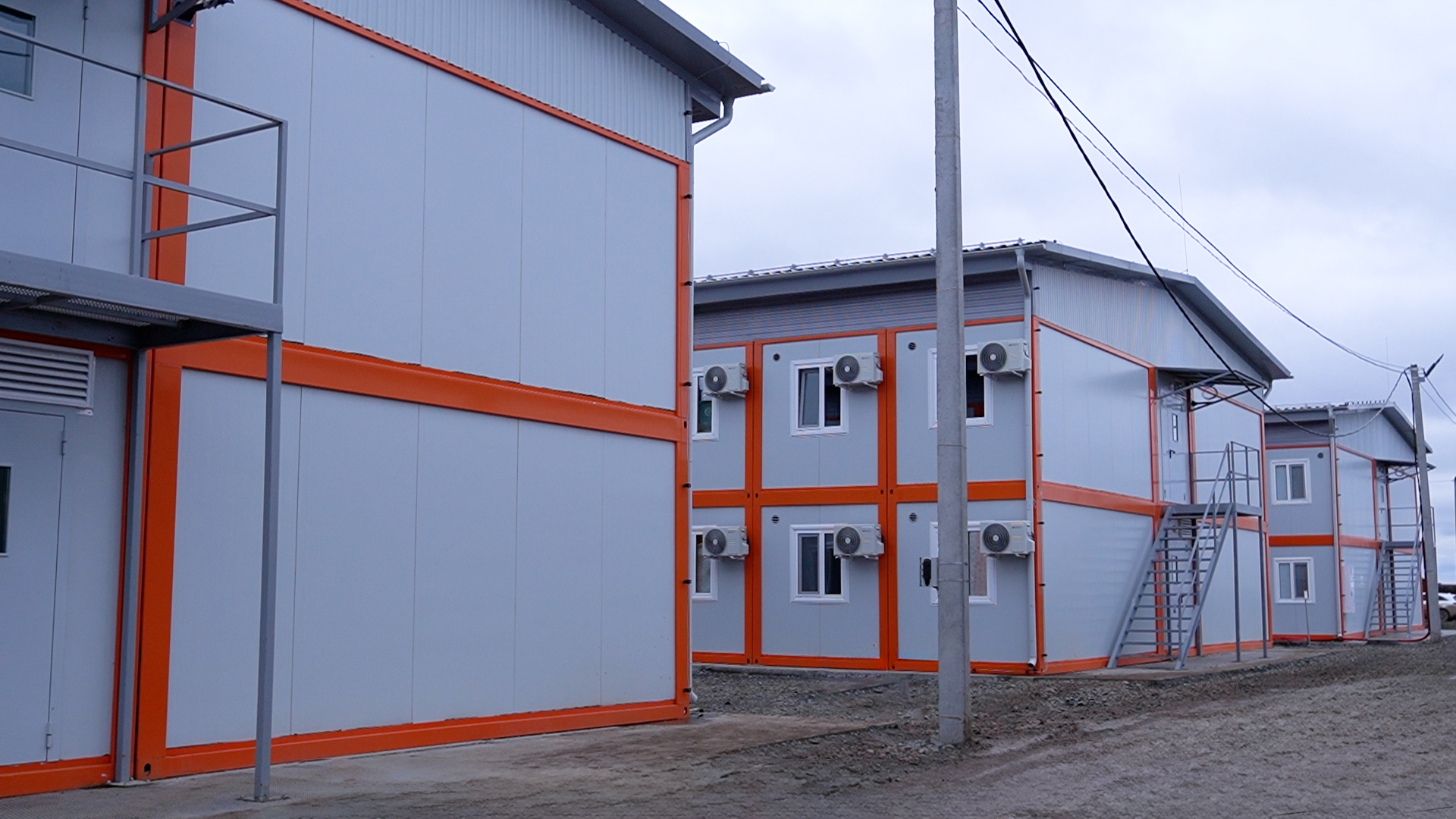 Рабочий поселок для строительной компании - фото