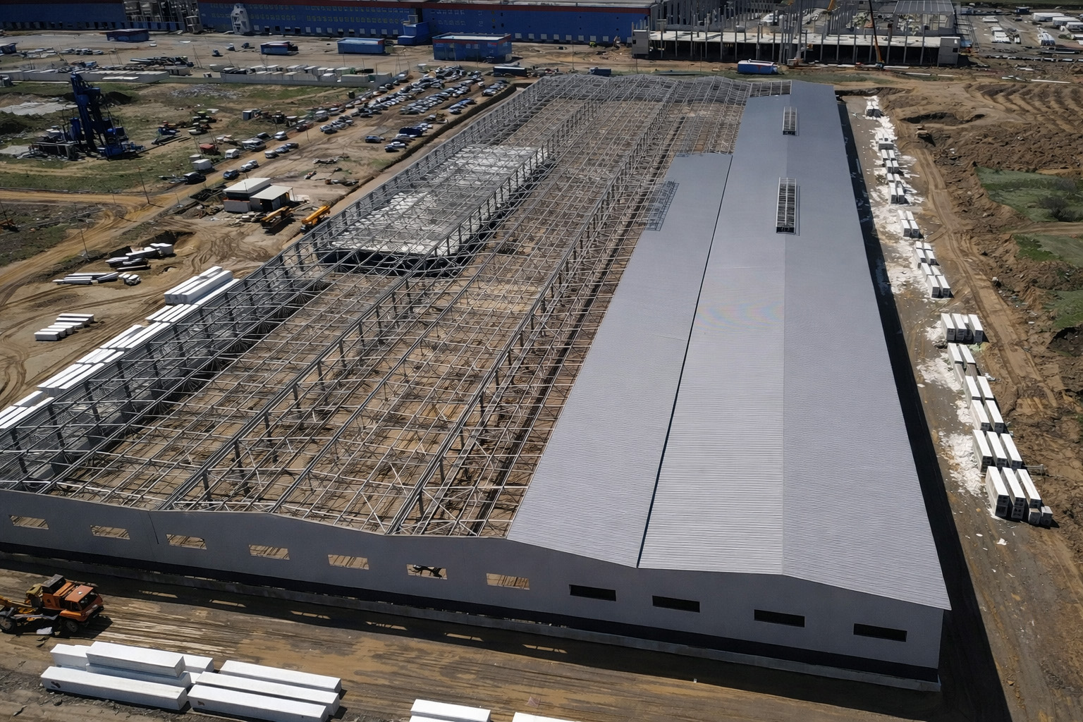 Поставка панелей из минеральной ваты для строительства фабрики - фото