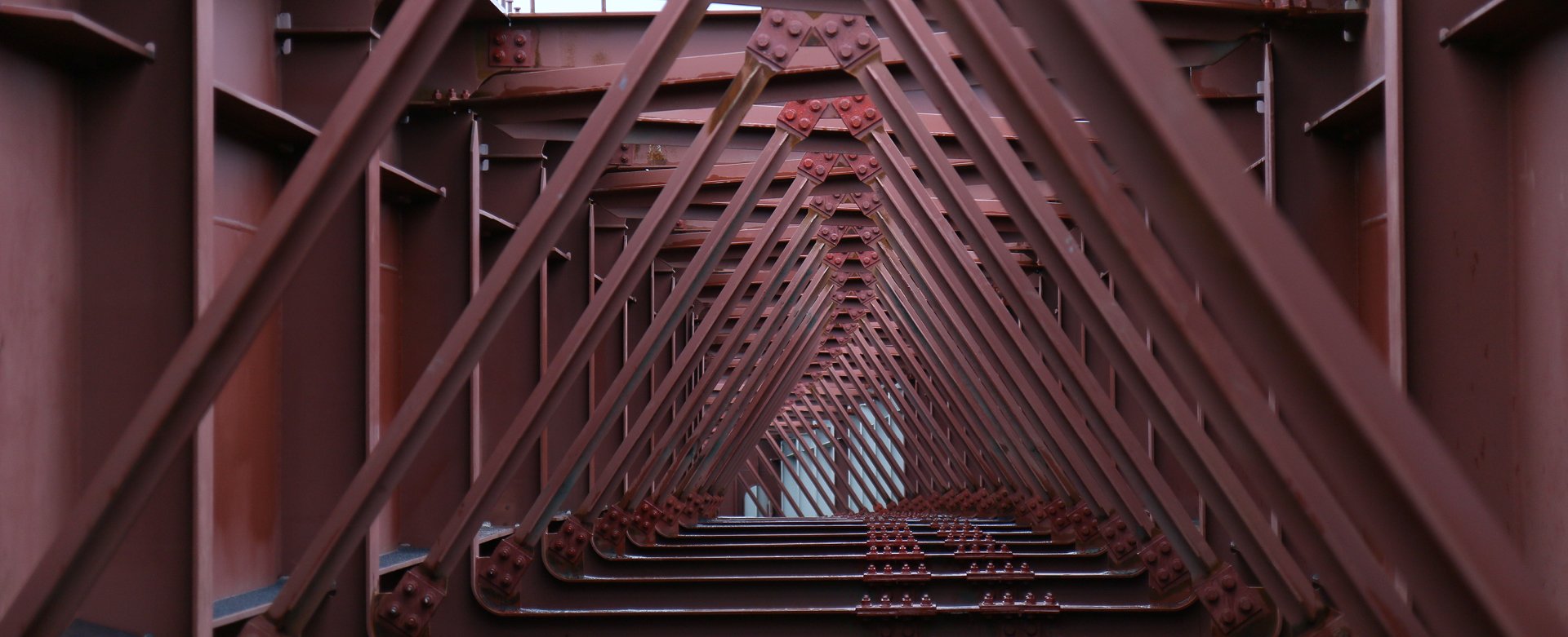 Мостовые металлоконструкции - фото