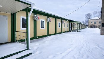 Одноэтажная поликлиника на базе модульных конструкций - фото