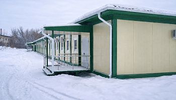 Одноэтажная поликлиника на базе модульных конструкций - фото