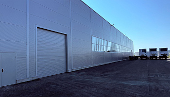 Склад площадью 1 400 кв. м - фото