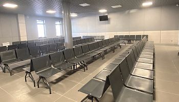 Здание аэровокзала - фото
