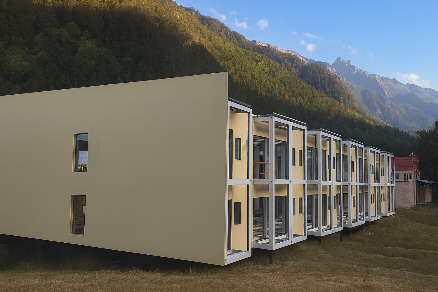 В Карачаево‑Черкесии строят гостиницу по модульной технологии DoorHan