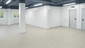 Двухэтажное здание раздевалки - фото