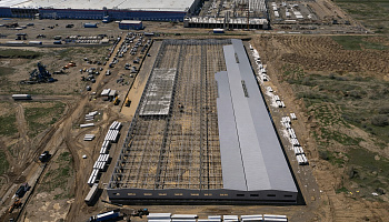 Поставка панелей из минеральной ваты для строительства фабрики - фото