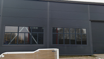 Поставка и монтаж трехслойных сэндвич-панелей - фото