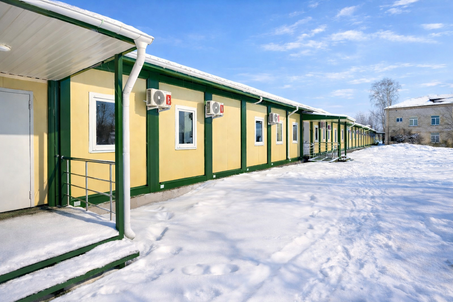 Завершено строительство модульной поликлиники в Воронежской области