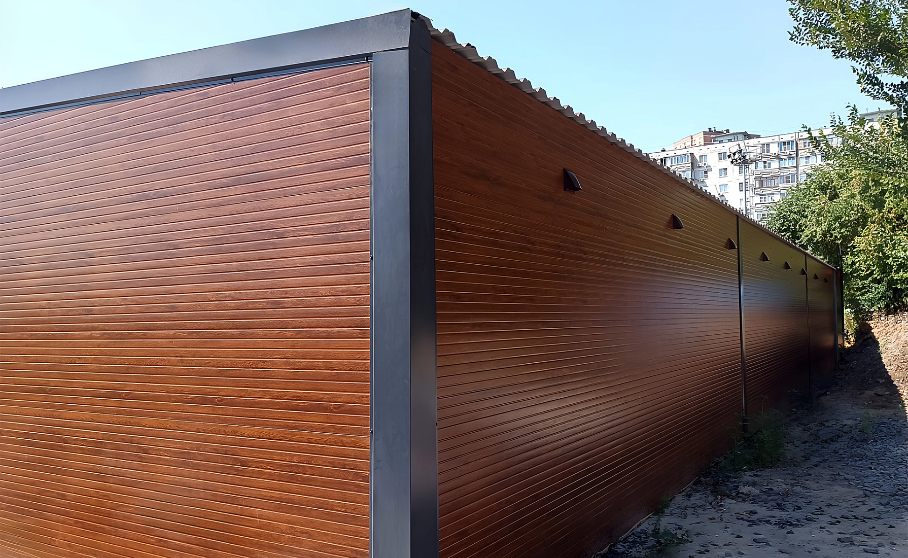 Раздевалка для футбольного клуба - фото