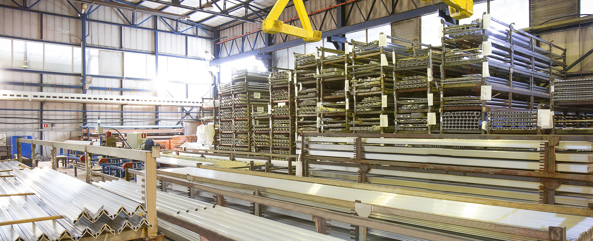 Алюминиевый профиль - фото