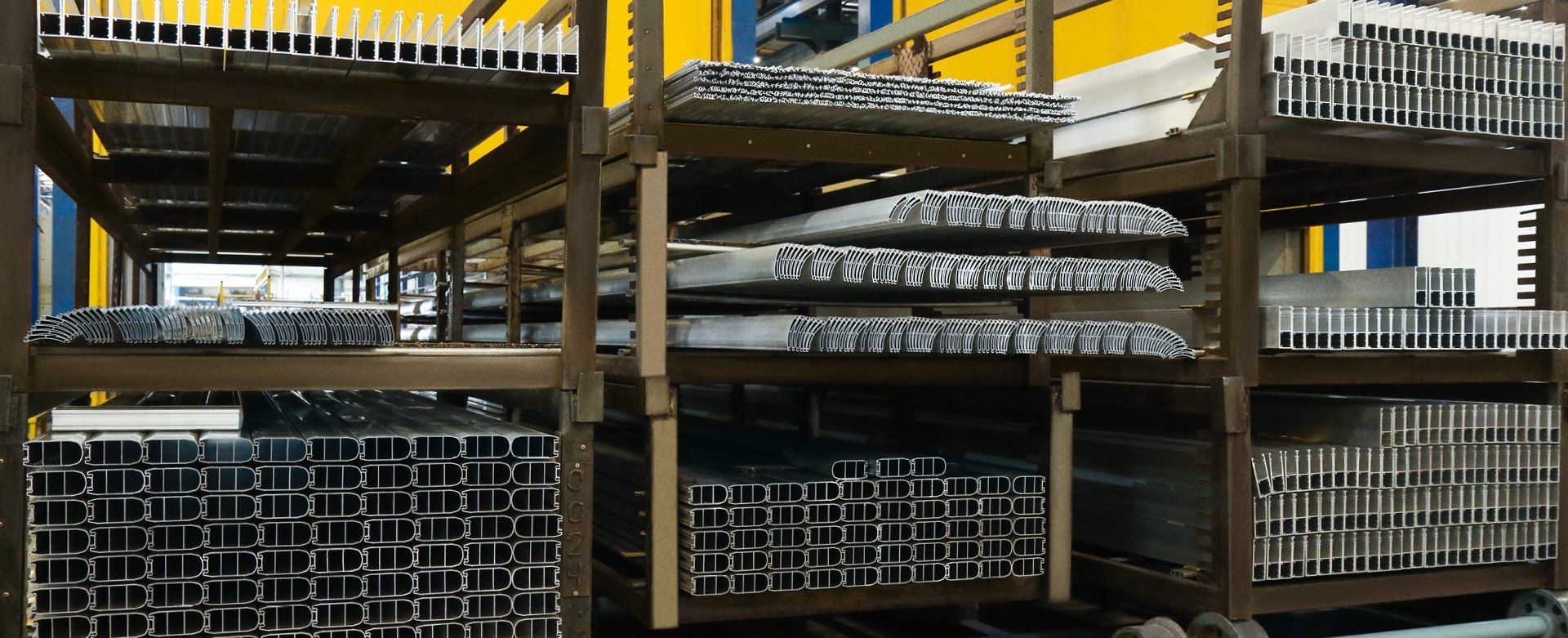 Алюминиевый профиль - фото