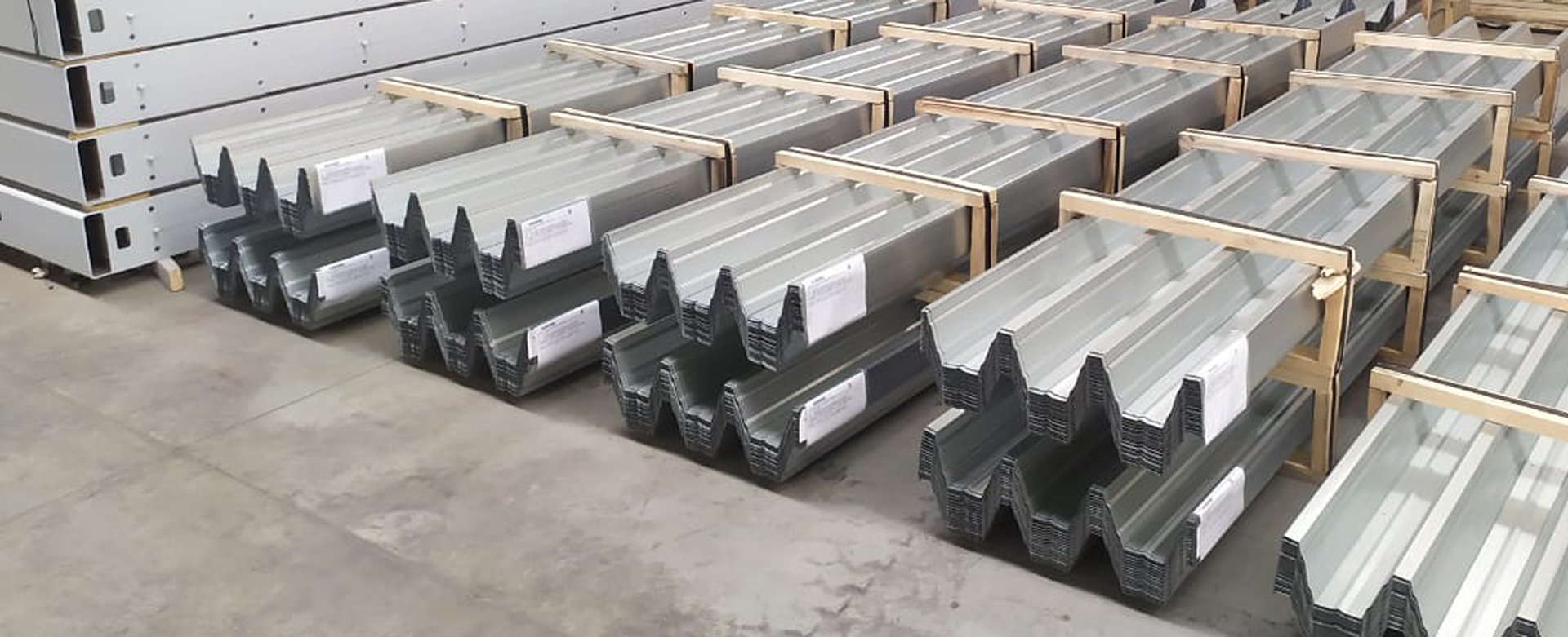 Профилированный лист Н153 - фото